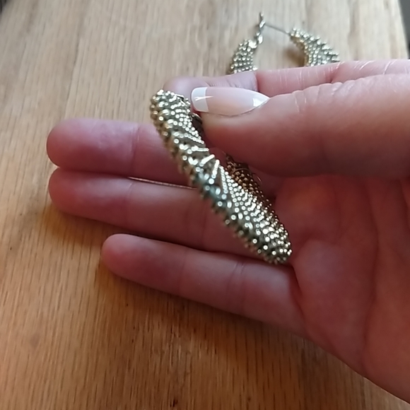 Necklace - Picture 3 of 3